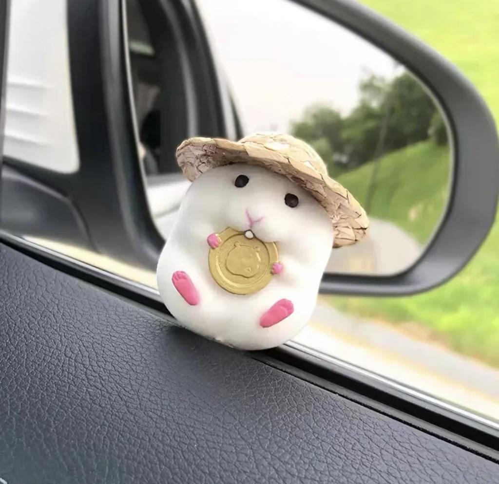Cute Personalized Car Straw Hat Hamster Car Interior Decoration Window Edge Car Decoration Auto Interior Dashboard Accessories
