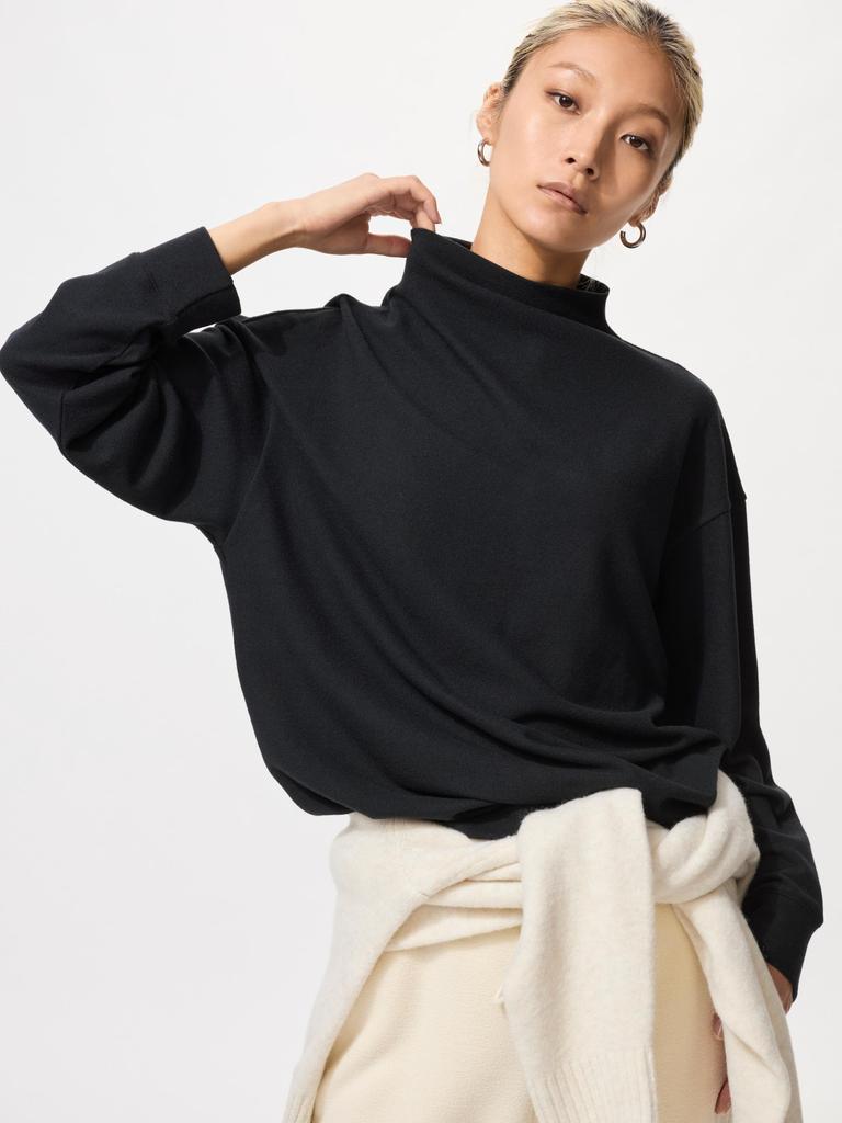 Uniqlo SofT KniT Fleece Mock Neck T