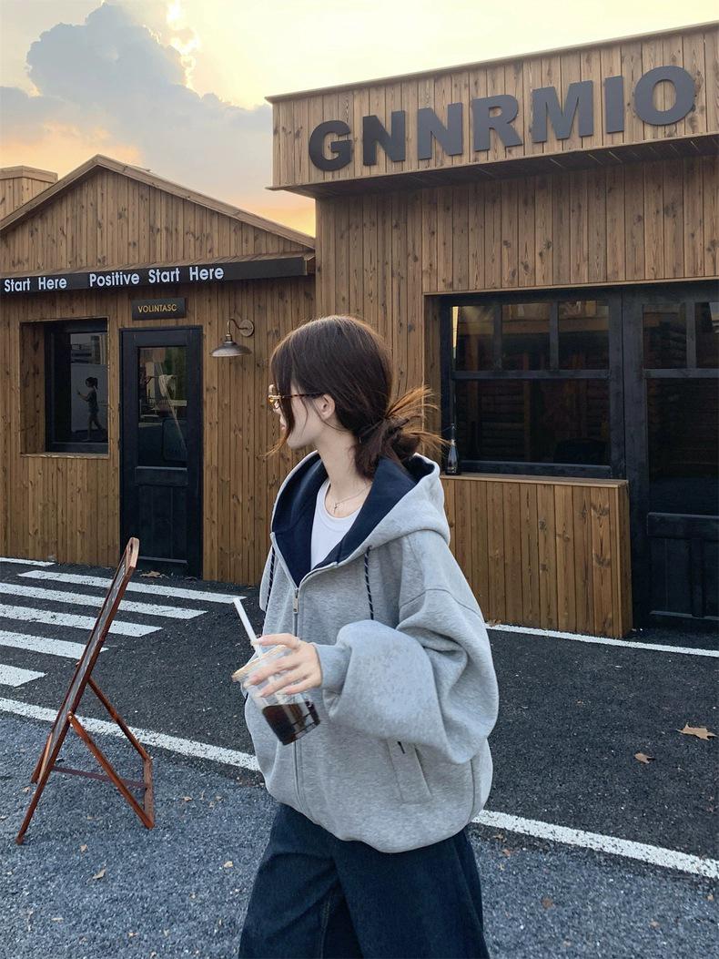 

Women s Unique Grey Hooded Cardigan Jacket - Chic Autumn/Winter 2025 Niche Sweatshirt M