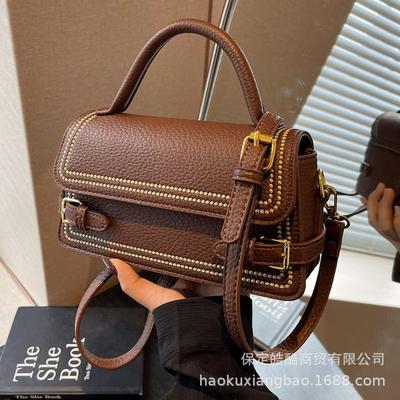 Retro kleine Tasche Damen Herbst und Winter vielseitig 2025 neue Mode Schulter Umhängetasche Damen einfach tragbar kleine quadratische Tasche