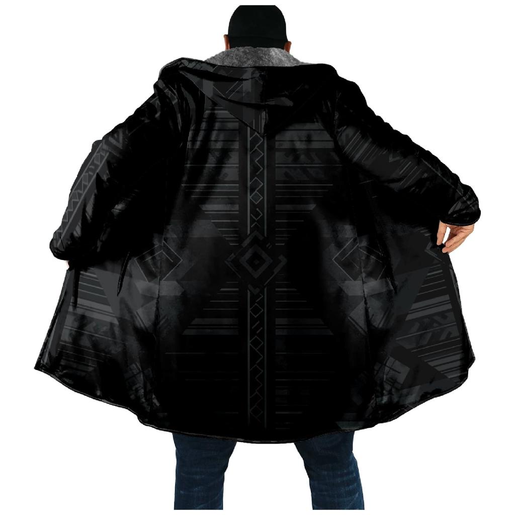Dicke Herrenjacke mit Reißverschluss und eingesetzten Taschen in der Baumwolljacke