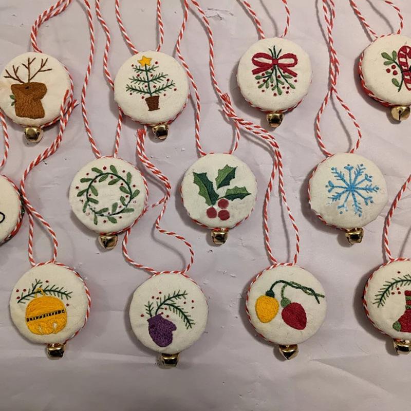 1pc Christmas Flower Frame Pattern DIY Embroidery Kit for Beginners