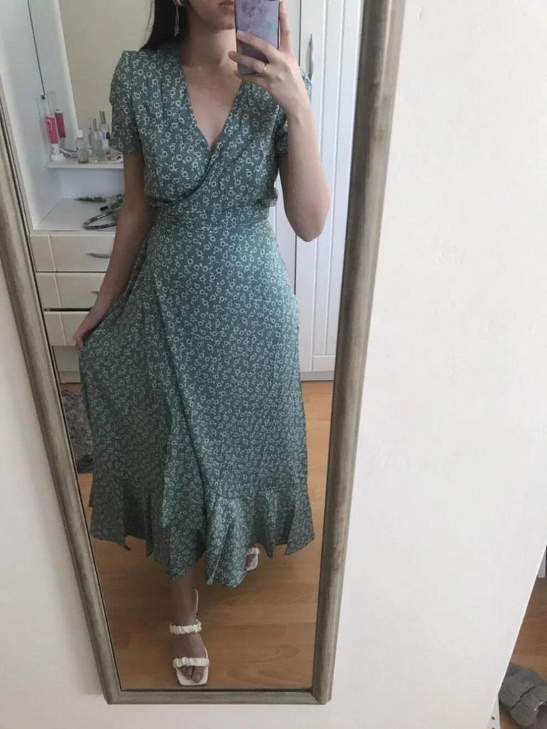 Wickelkleid mit Blumenmuster und V-Ausschnitt und kurzen Ärmeln 2022