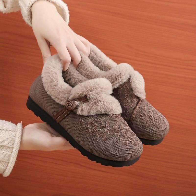 

Processing custom winter new old Beijing cotton shoes women s velvet thickened mother shoes non-slip, cold-proof and warm snow boots 41