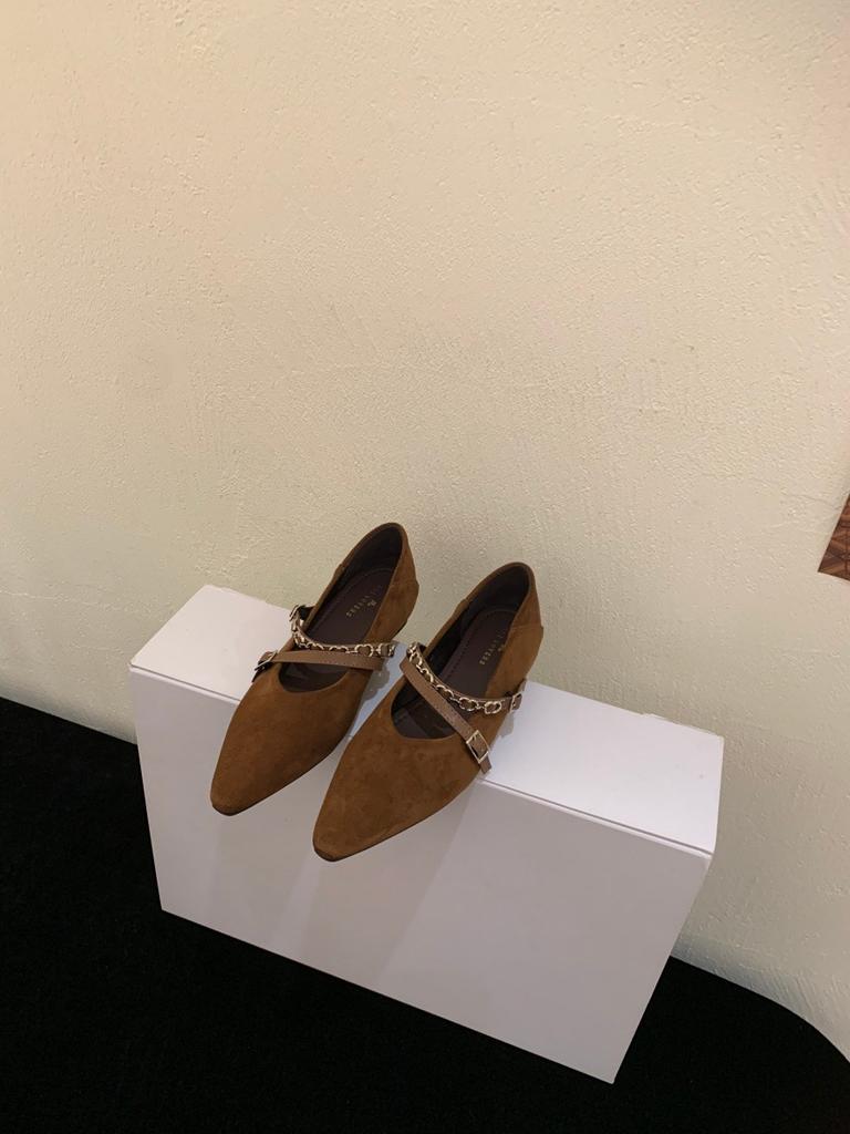 2025 autumn new pointed chain texture inner height increase single shoes women's evening breeze bow Mary Jane shoes