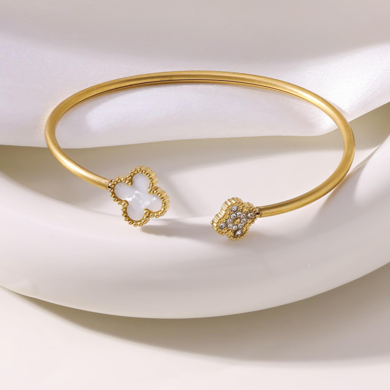 Stainless steel bracelet, women s four-leaf clover five-flower bracelet, versatile jewelry