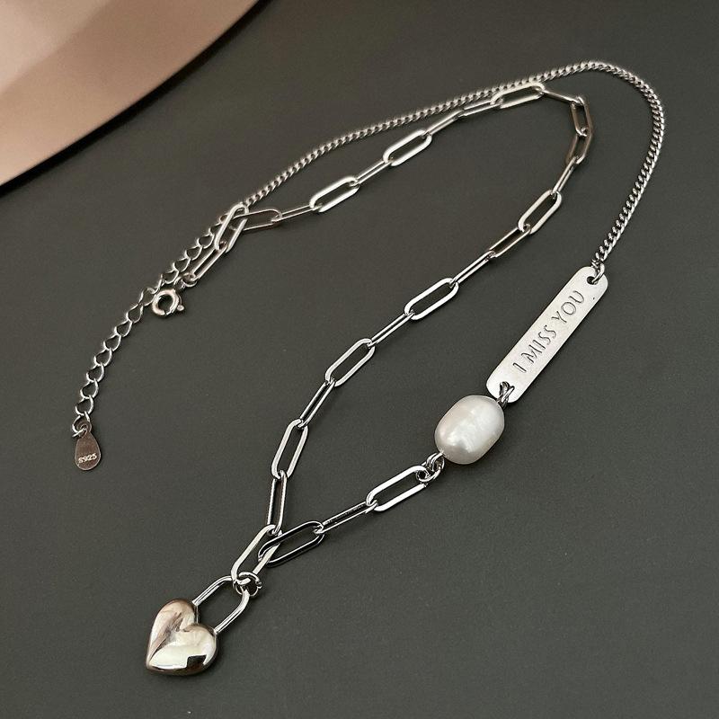 ANENJERY Liebesschloss Herz Perlen Buchstaben Rechteckige Markenhalskette für Frauen Cooler Hiphop-Schmuck