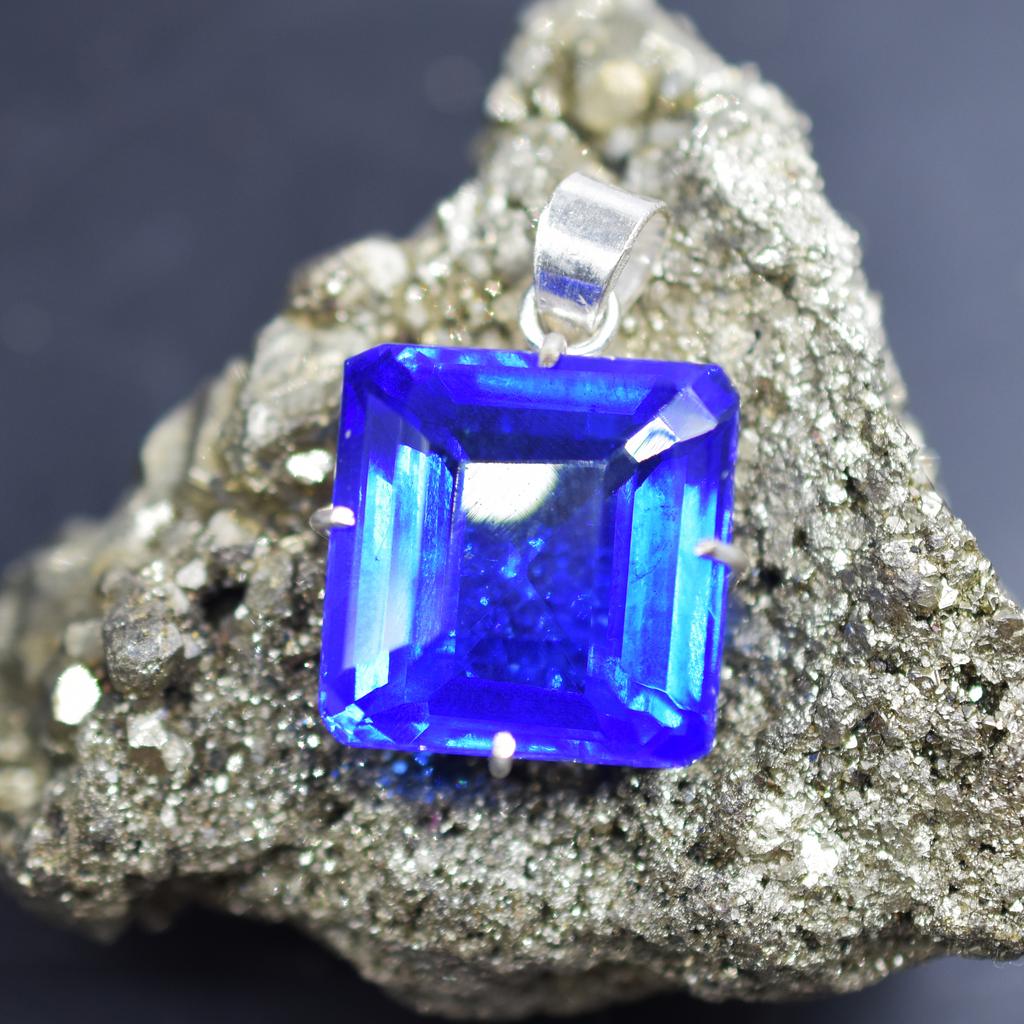 92.4 Ct Natural Blue Topaz Pendant 925 Sterling Silver square Gemstone CERTIFIED my-358-k