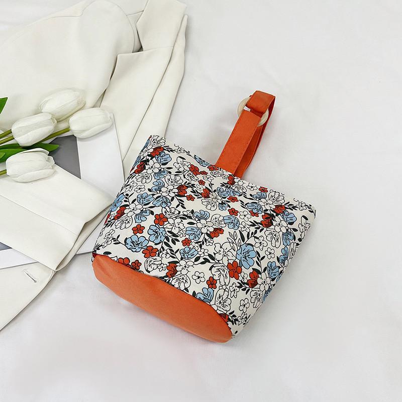 

Stylish Summer Tote Bag Large Capacity Casual Commuter Handbag In White And Khaki