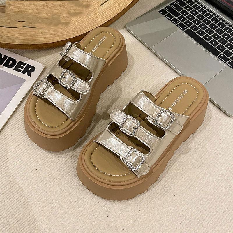 Small Thick Bottom Heightening Cool Slippers Women Wear 2025 Summer New Internet Celebrity Rhinestone Muffin High Heel One-word Drag