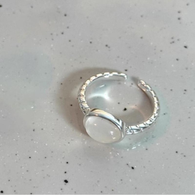 Modern Minimalist Oval Agate Ring For Women With Adjustable Copper Design And Unique Korean Style Inspired
