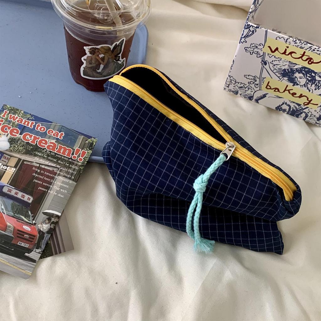 Creative Contrast Color Plaid Cosmetic Bag: Large Capacity, Hand-Held Travel Makeup Brush Storage for Women