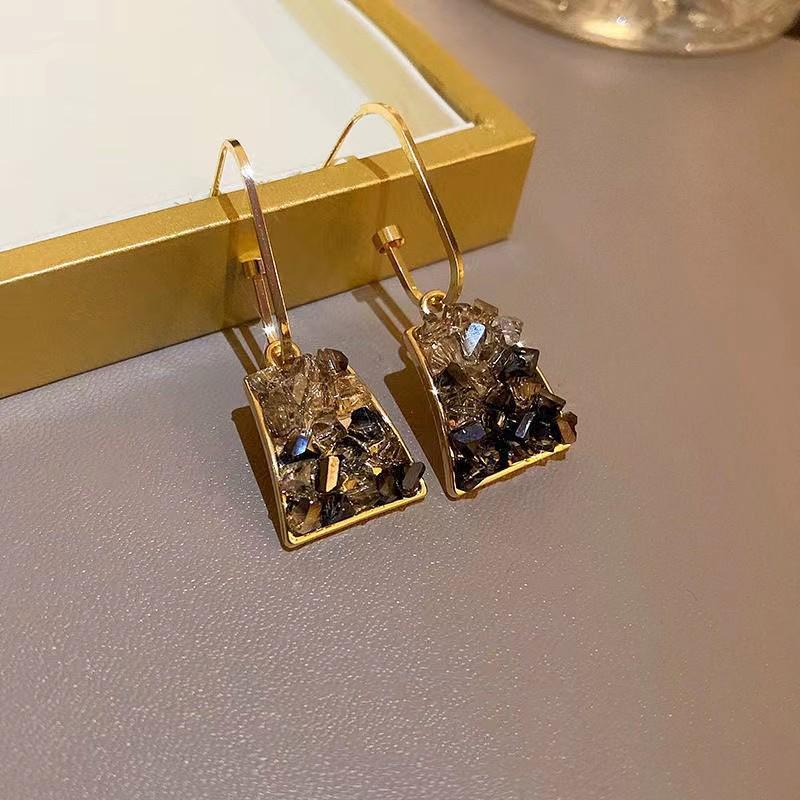 Gradient Crystal Stud Earrings for Women - Trendy Geometric Light Luxury Style