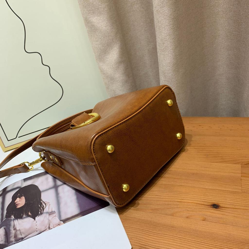 100% Genuine Leather Women's Bucket Bag New Fashion Large Capacity Commuter Handbag Shoulder Crossbody Bag for Women