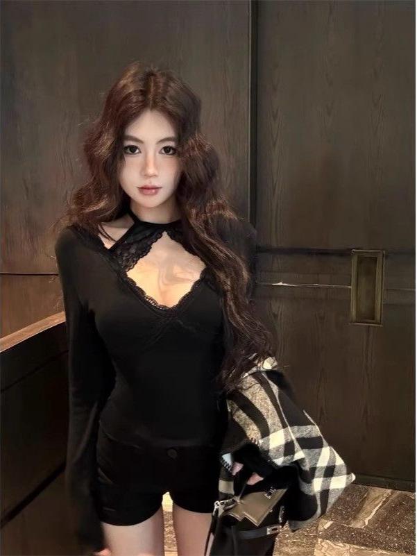 Women's Black Lace-Trim V-Neck Halter Long-Sleeve Slim-Fit Top - Autumn/Winter Fashion, Pure Desire Style
