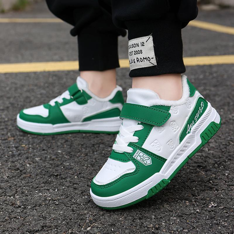 New outdoor shoes, children's running shoes, children's casual walking shoes, winter velvet low top board shoes