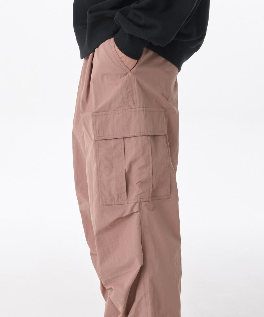 MUSINSA STANDARD Nylon One-Tuck Parachute Cargo Pants [Desert Pink]