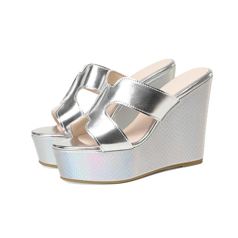 

Hate the sky high and cool slippers women s new summer 2025 outer wear leather gold and silver waterproof platform platform platform platform fas 39 серебряный