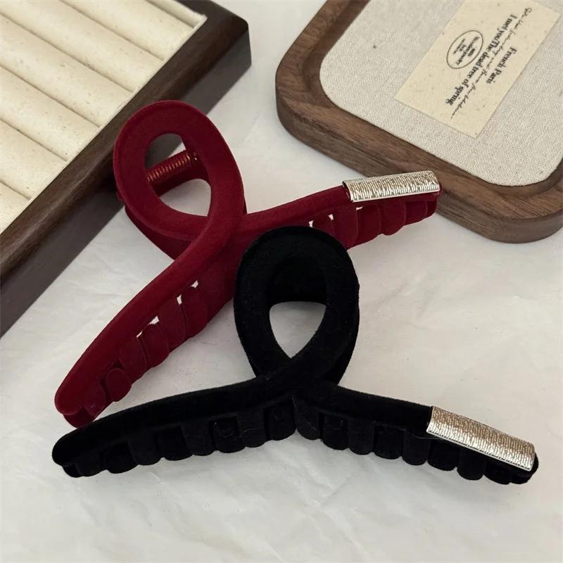 Autumn and Winter Retro Flocking Large  Metal  Grab Clip Femininity Hairpin  Shark Clip On The Back of The Head  Hair Claw Clip