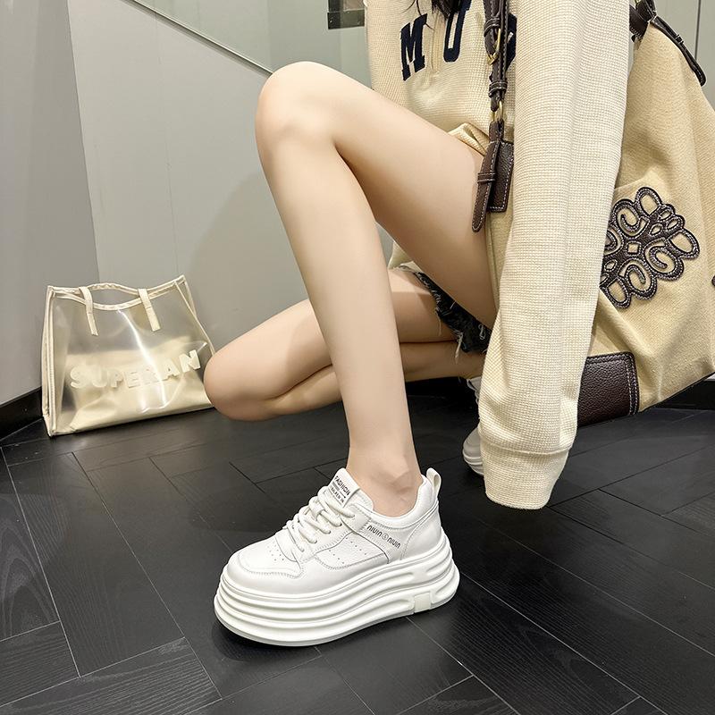2025 autumn new low-top thick-soled white shoes women's inner height increase Korean version lace-up suction mold bottom leather casual shoes women