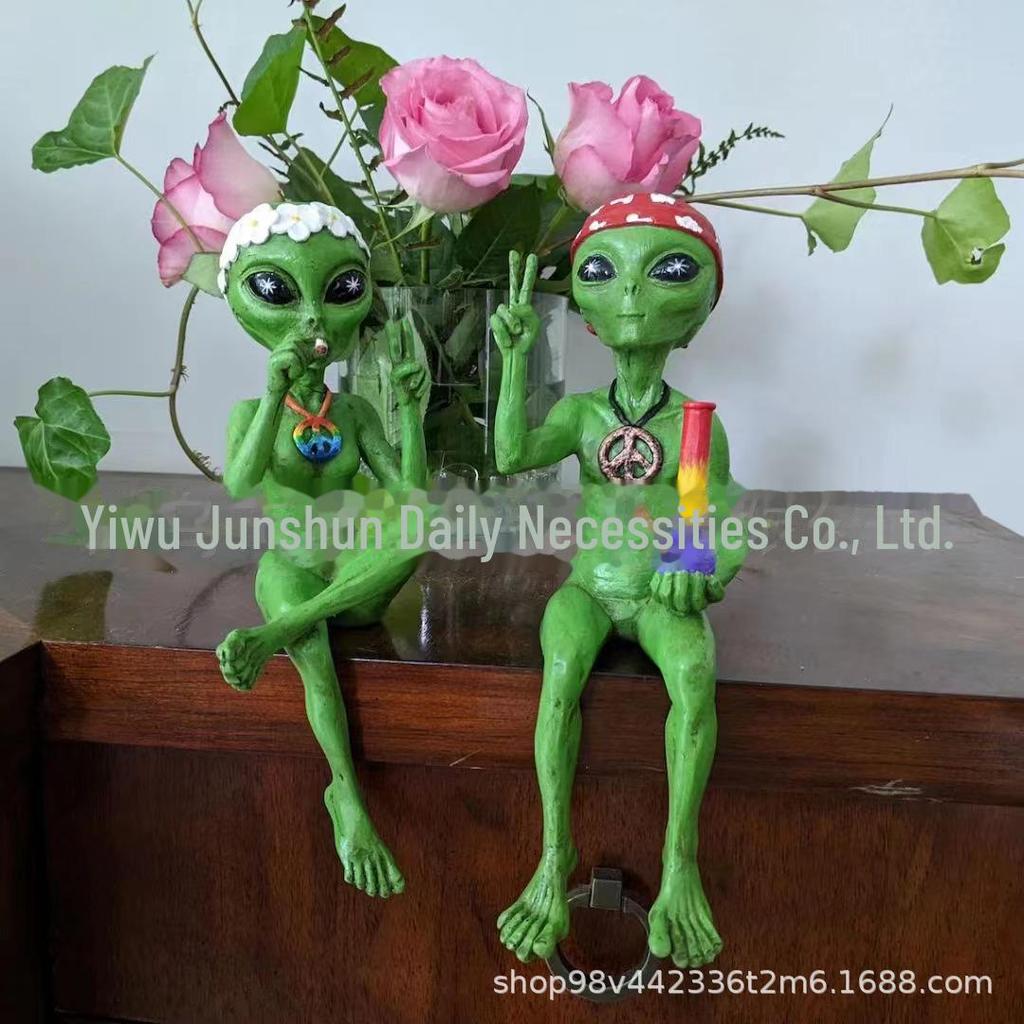 Alien UFO Outdoor Garden Gnome Statue Ornament