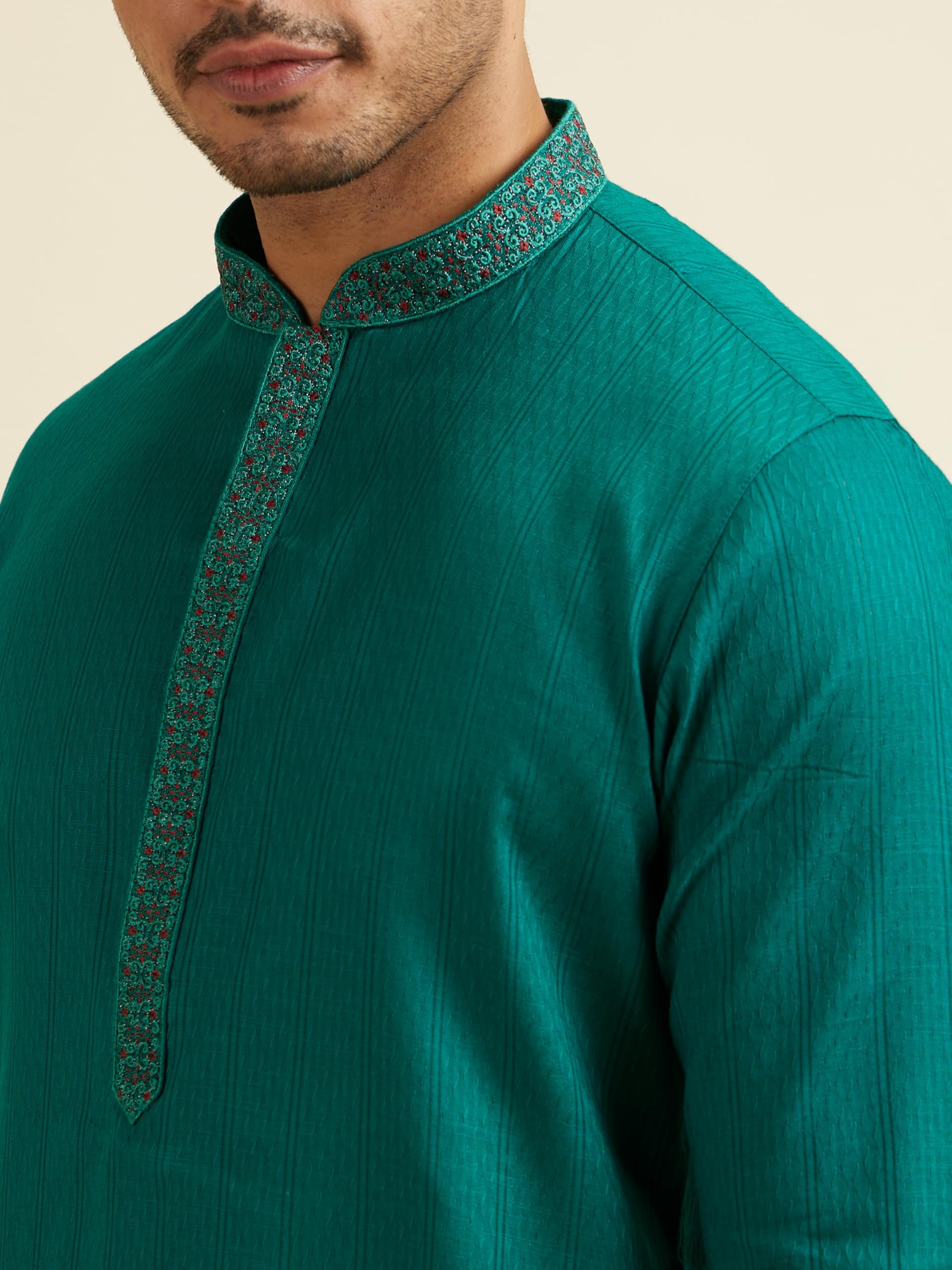 Manyavar Men s Cotton Embroidered Self Design Kurta Pyjama Set (Green,L) L зелёный