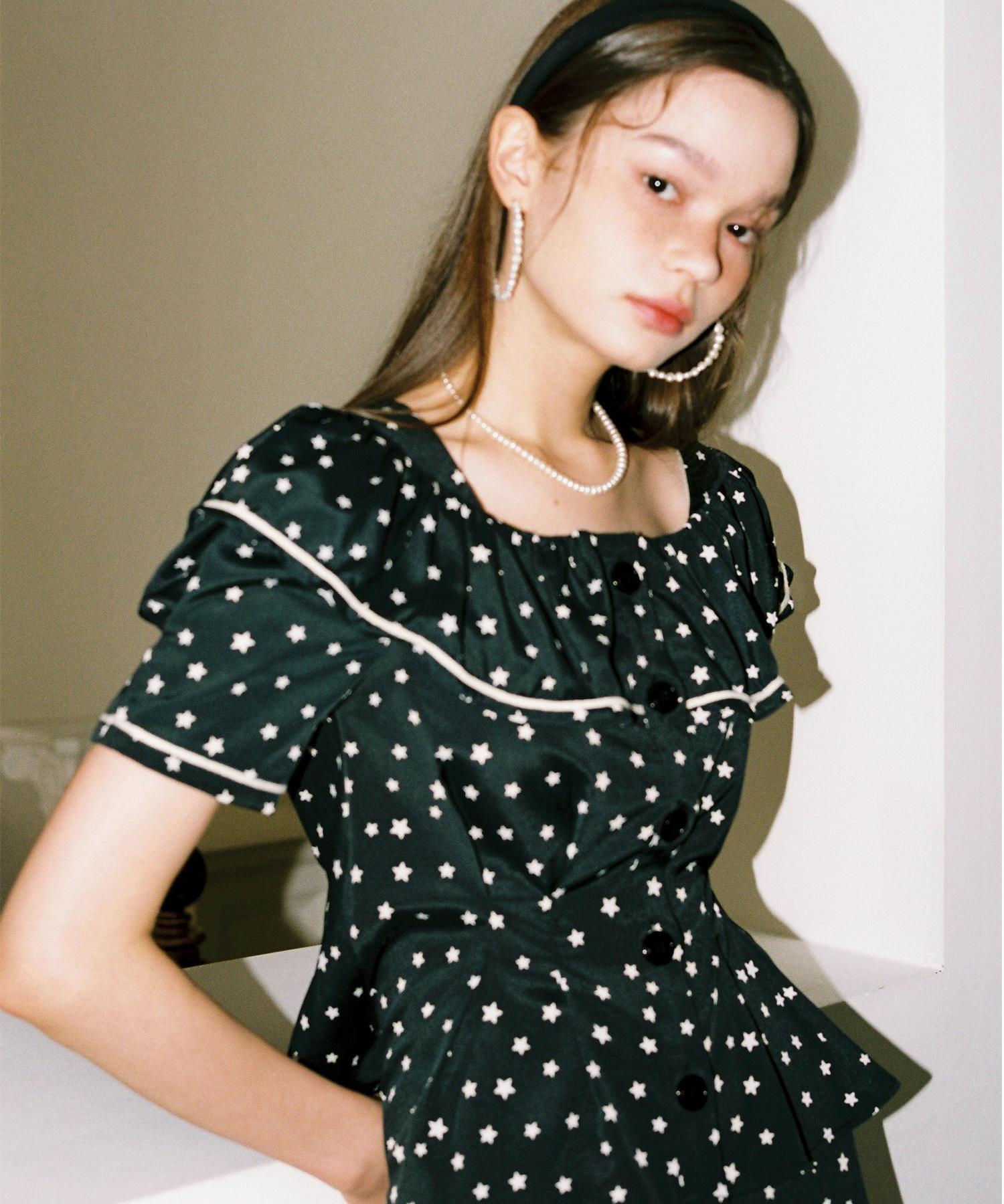 Salon De Yon Short Sleeve Ruffle Collar Blouse_ Star Black/S