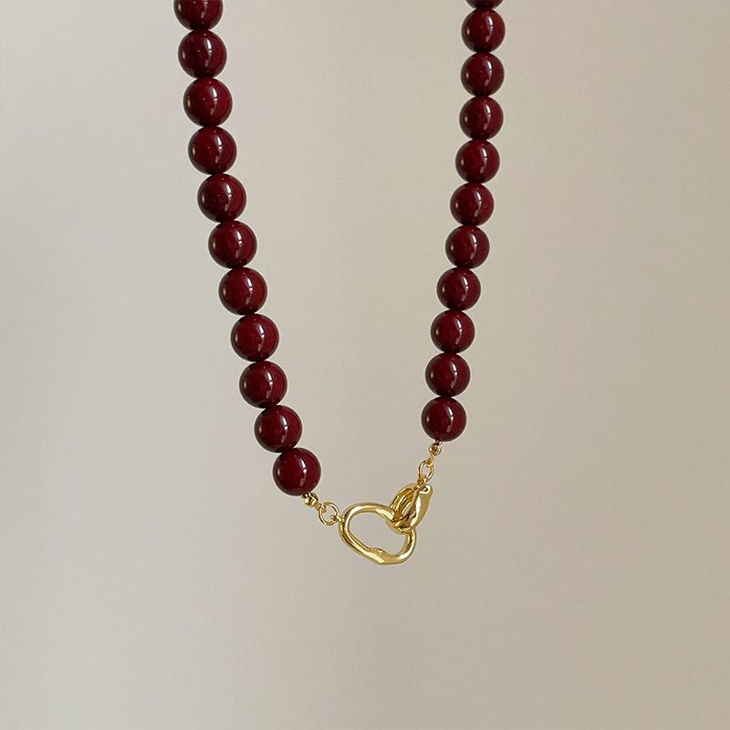 Cinnabar Red Beaded Women's Choker - Autumn/Winter Retro Simple Luxury Clavicle Chain