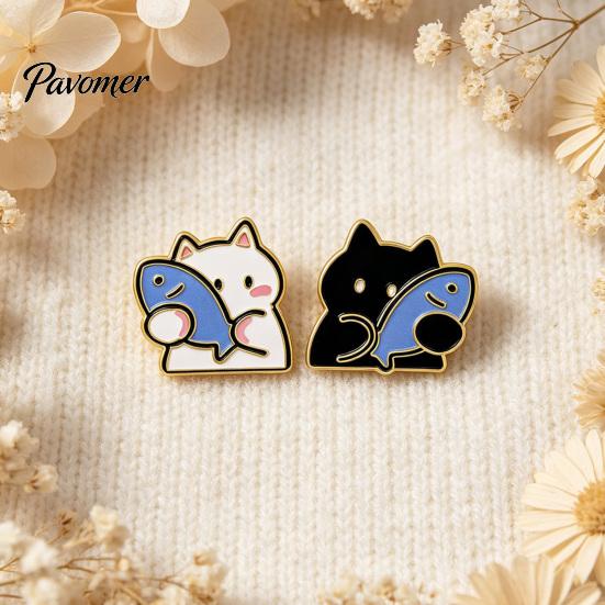 Enamel Badge Pin Holding Fish Cartoon Cat Brooch, Kitten Alloy Pin, Women Animal Jewelry Clothing Accessories for Backpacks Hats Scarves Jackets