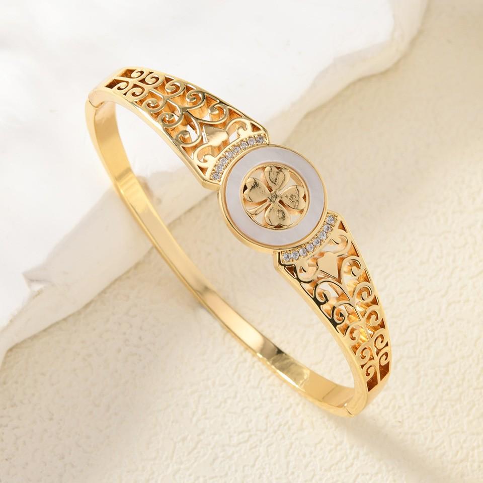 Jewelry Accessories Hollow Watch Light Luxury Retro Zircon Inlaid Bracelet One Size(16-22CM)