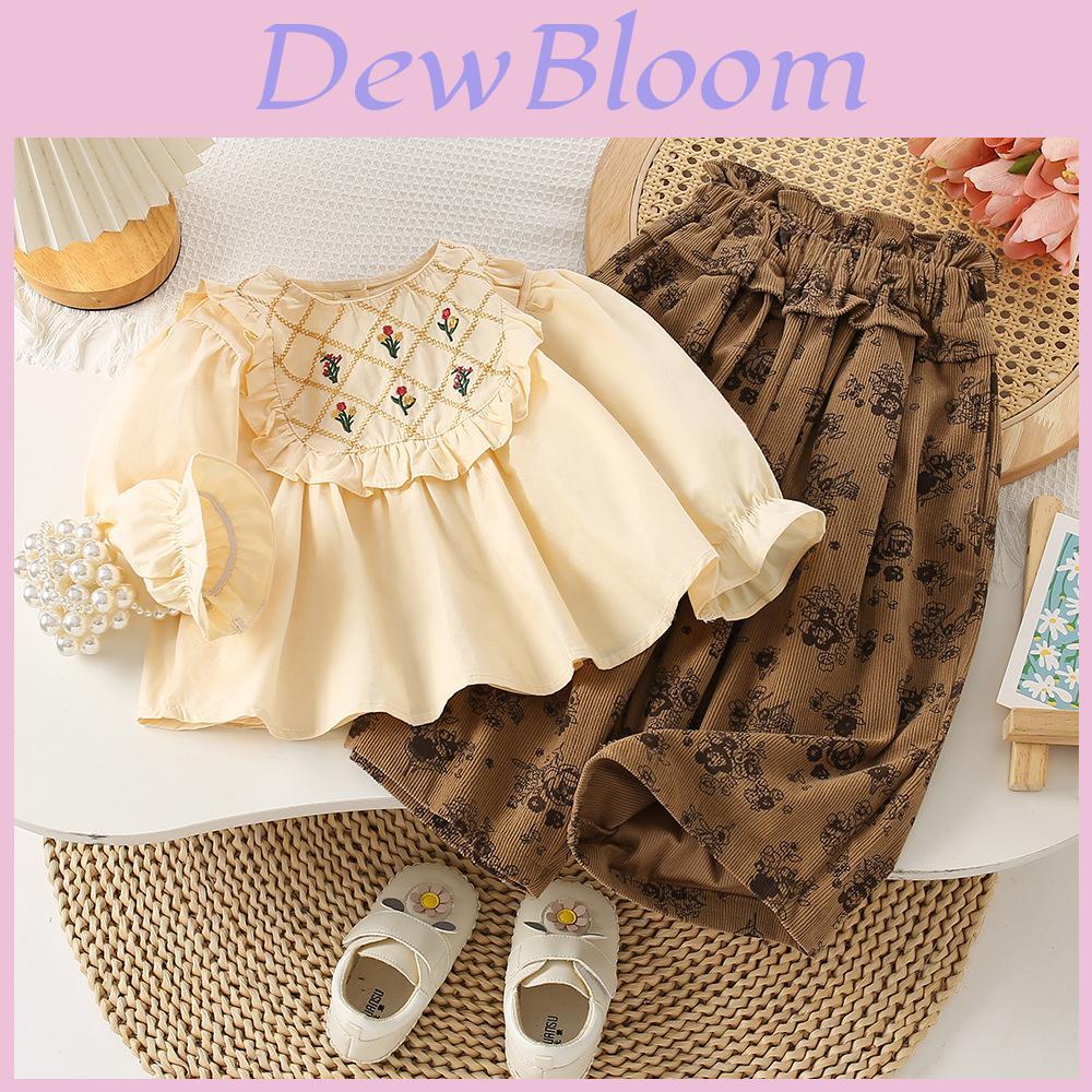 Adorable Baby Girl's Autumn Long Sleeve Shirt With Sweet Lace And Round Neck Design