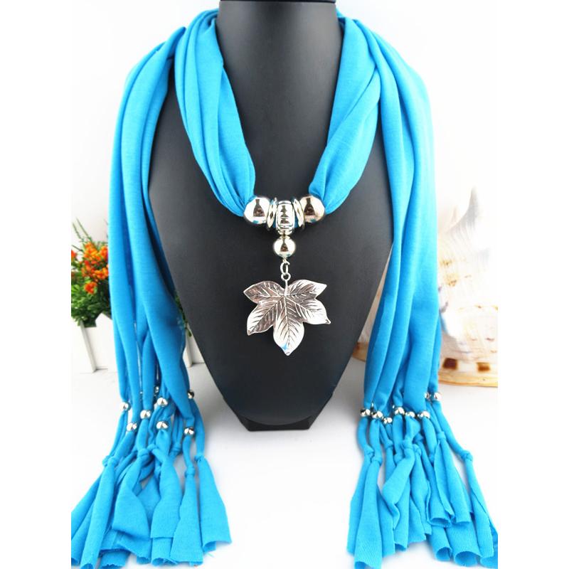 Eleganter Polyester-Infinity-Schal mit Blattanhänger & Quasten – Damen Modischer einfarbiger Halswickel