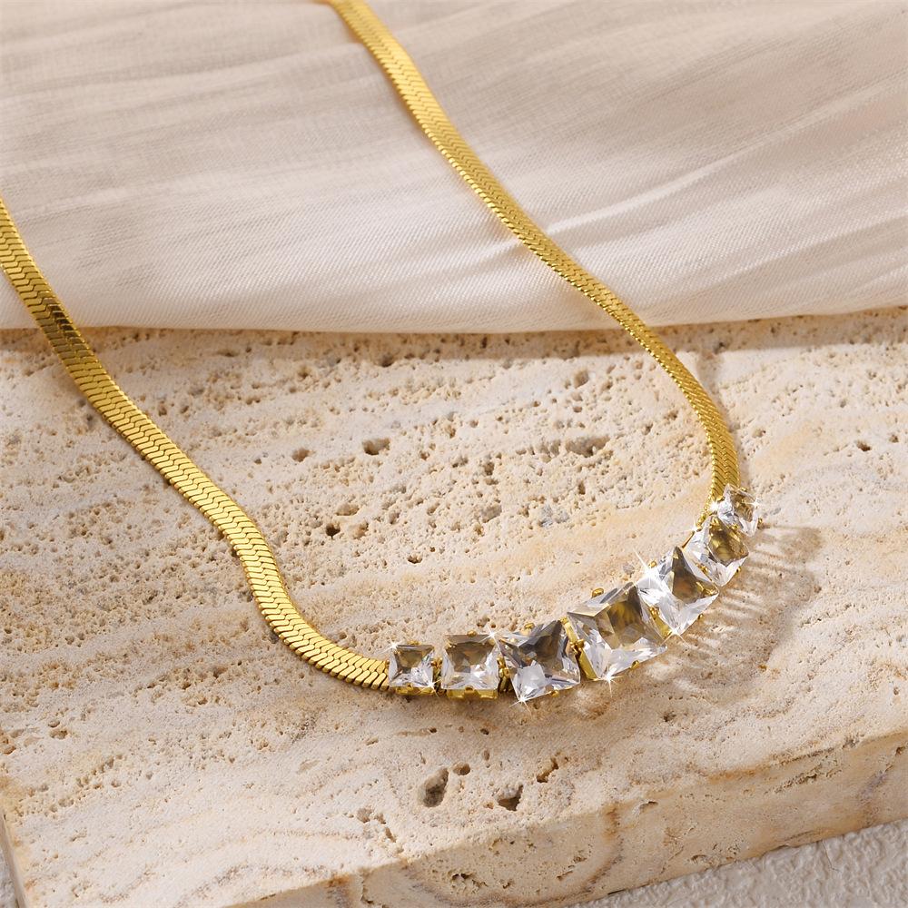 

Модное ожерелье для женских украшений белый