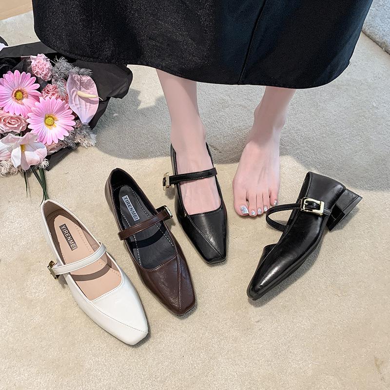 Temperament fashionable French retro word with thick heel shallow mouth Mary Jane shoes women's skirt small leather shoes square head single shoes