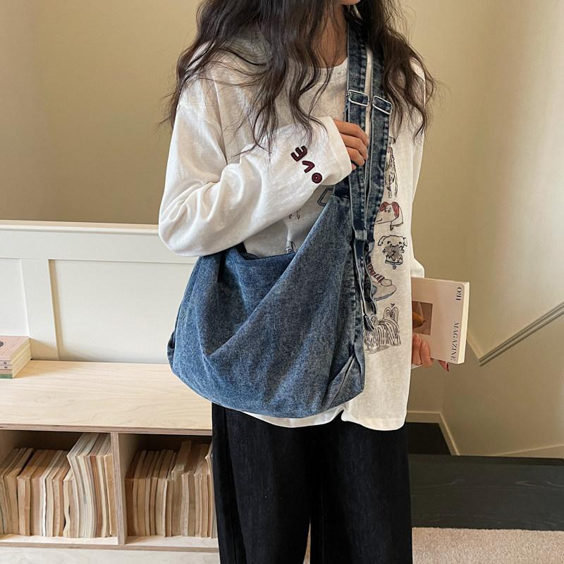 Große Denim-Umhängetasche für Damen 2026Neue einfache und vielseitige leichte Studenten-Pendler-Handtasche