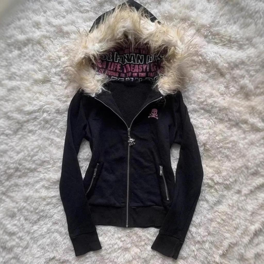 VAYLA Y2K Schwarzer Kapuzenpullover mit Reißverschluss und Fellkragen, Sexy Damen-Sweatshirt, Harajuku Goth Buchstaben-Grafikdruck, Slim-Fit Mantel