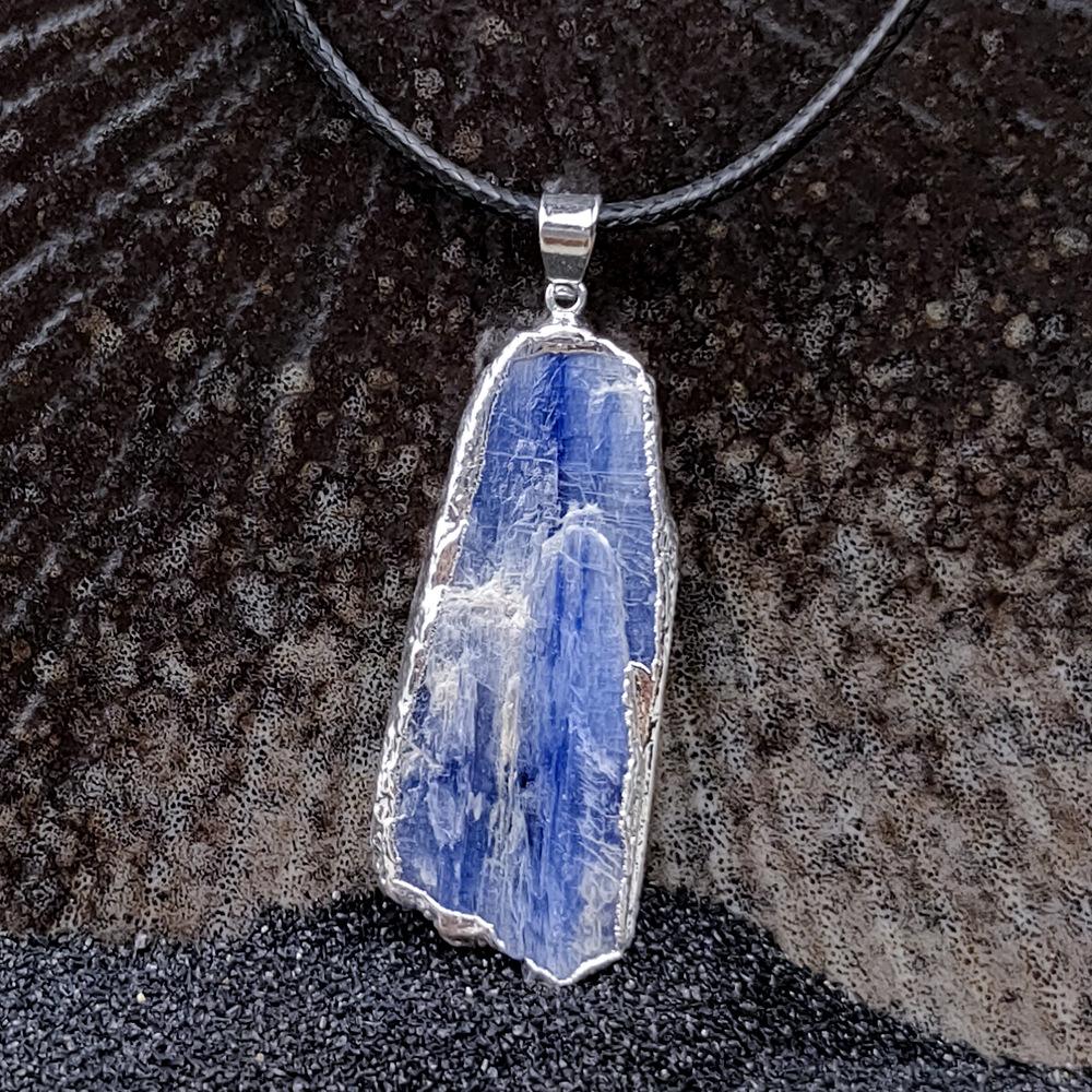 High Quality Gemstone Jewelry Natural Kyanite Pendant Pyrite Pendant for Wedding
