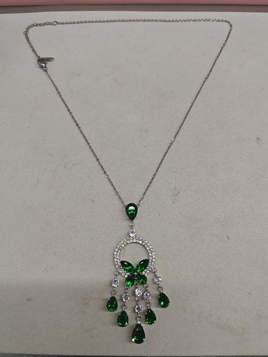 

Инкрустированный стразами циркон круглый циркон с бабочкой наборы для женщин 2025 мода легкая роскошь высокий класс свадебный набор серьги и колье