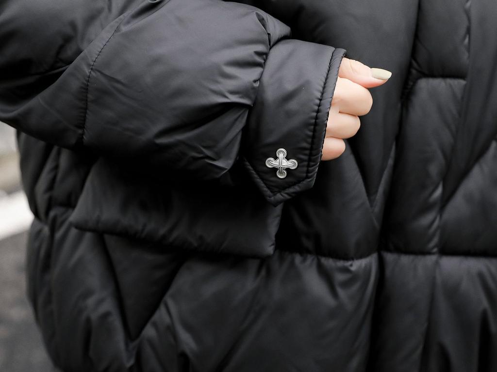 Black Glossy Windproof Long Sleeves Wide Fur Collar Warm Winter Jackets Outwear Coat