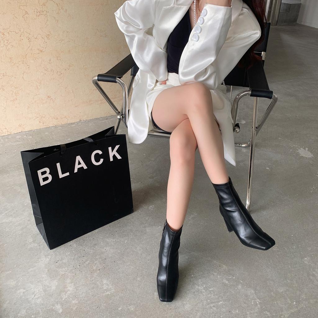 High-heeled short boots women's 2025 new Korean version square head thick heel small thin boots autumn and winter French retro boots