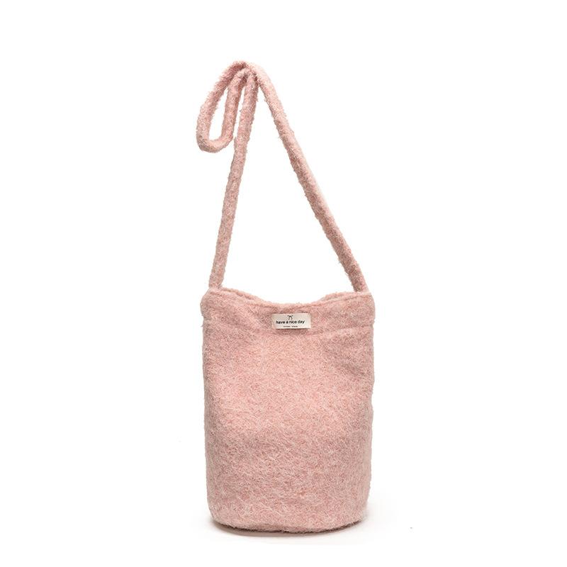

Niche gentle soft waxy pink woolen tote bag fashionable simple lightweight versatile shoulder bag
