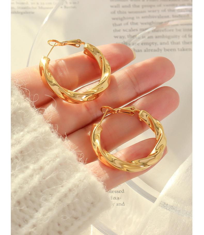 18K Gold-Plated Titanium Steel Twisted C-Shaped Earrings - Hong Kong Style