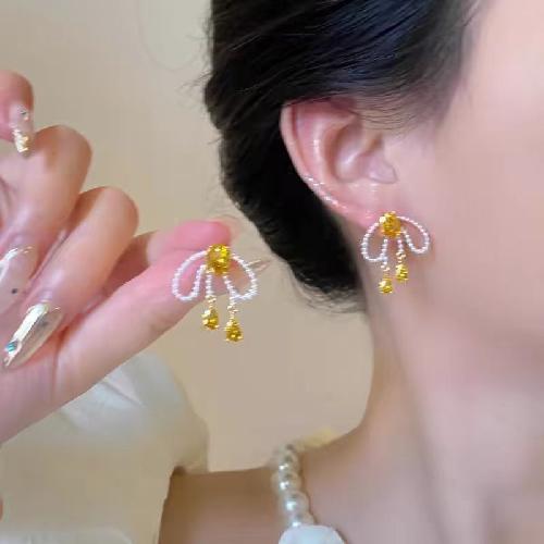 Banquet Protagonist Exquisite Daughter Flashing Zirconium Hollow Earrings Female Light Luxury Niche Exaggerated Earrings Temperament Unique Earrings