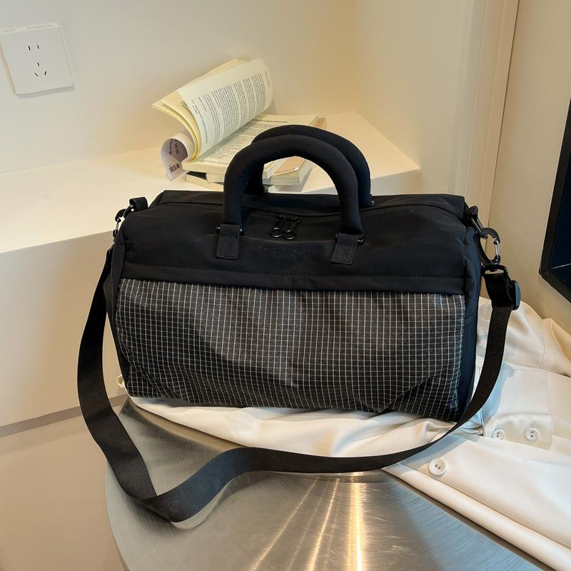 

New Women s Large Capacity Crossbody Fitness and Travel Sports Bag чорний