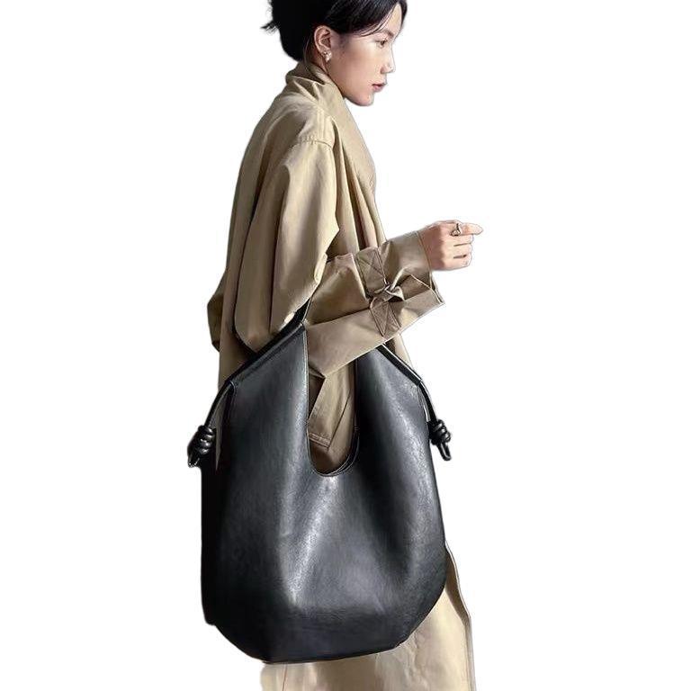 Niche bag minimalist tote high sense 2025 summer new large-capacity commuting shoulder armpit big bag