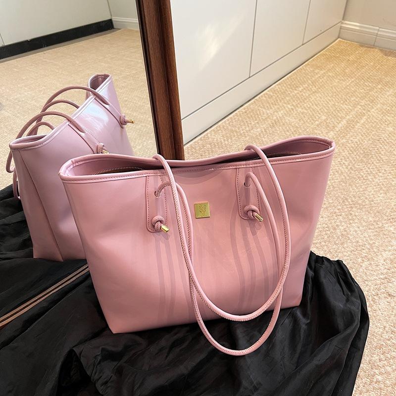 Корейская версия повседневная сумка-тоут большая вместимость женская подмышечная сумка 2025 новая однотонная простая сумка-тоут универсальная сумка через плечо