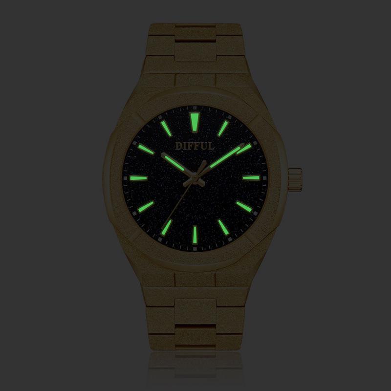 Men's Sandblasted Waterproof Quartz Watch with Luminous Stainless Steel Strap - Precise Timekeeping