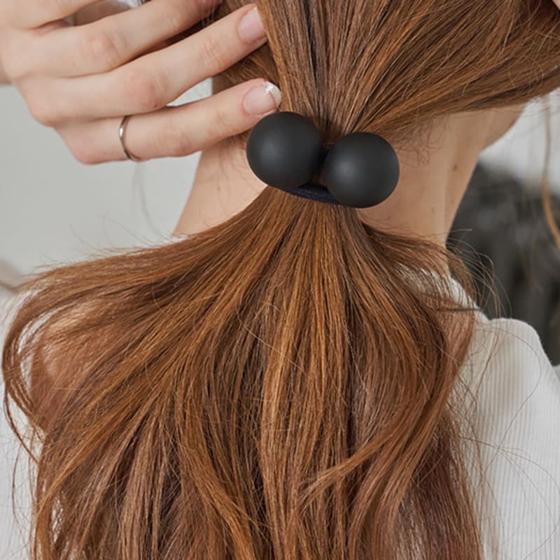 Ssecondo Black Ball Hair Tie, Luis