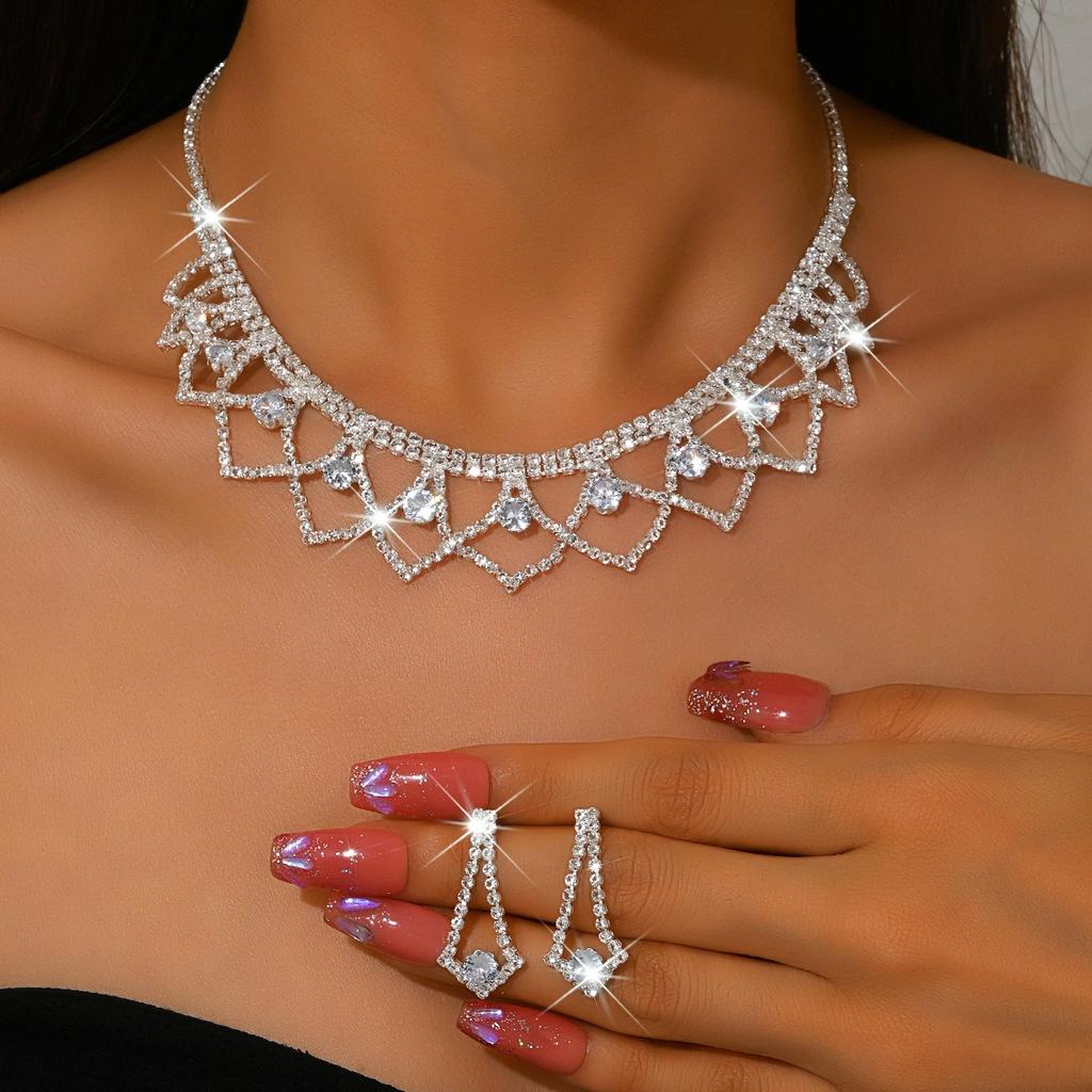 3pcs Exquisite and Elegant Hollow Out Rhinestone Bridal Necklace Earring Set Wedding Banquet Dress High-endZircon Accessories