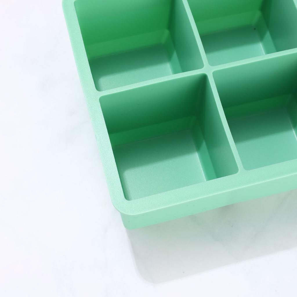 Food Grade Silicone Ice Grid Six Grid Square Ice Cube Mold with Lid Whiskey Ice Mold Dustproof and Odor-proof Ice Box